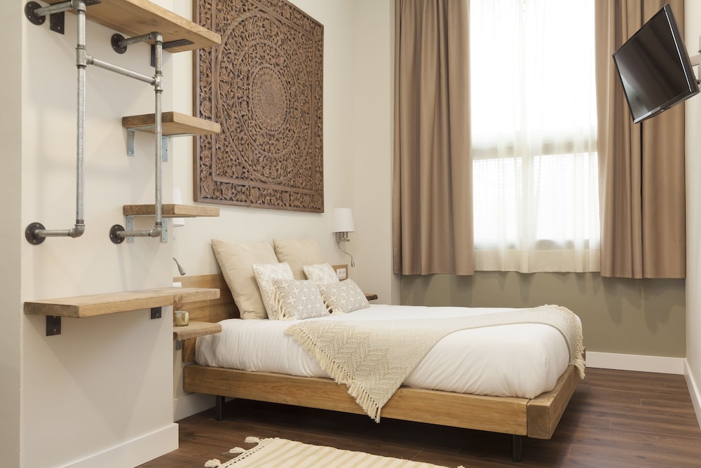

Bologna - Hospitalet de Llobregat - Hotel Radha