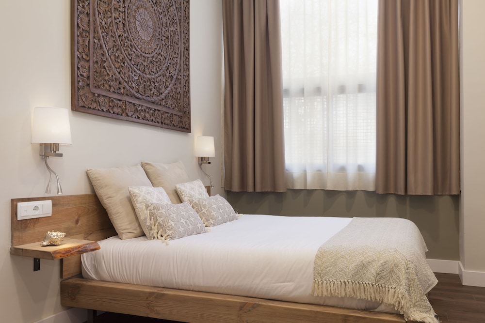 

Bologna - Hospitalet de Llobregat - Hotel Radha