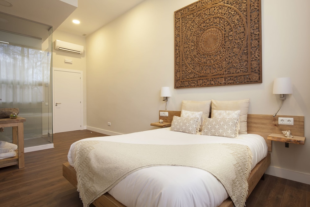 

Bologna - Hospitalet de Llobregat - Hotel Radha