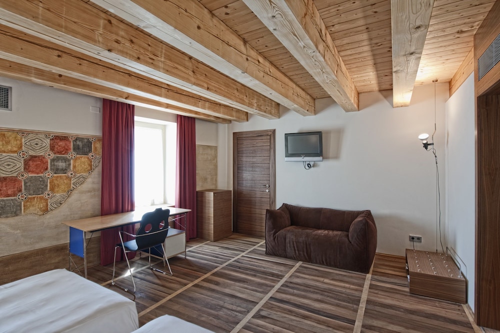 

Palermo - Villafranca di Verona - Hotel Veronesi La Torre