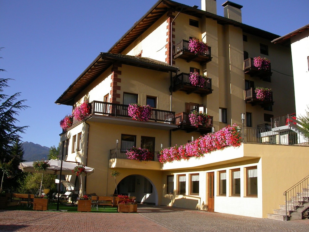 

Milano - Cavalese - Hotel Corona