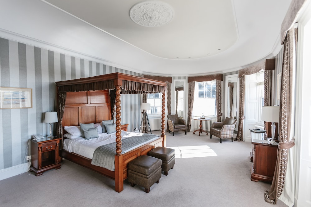 

Bari - Aberdeen - Maryculter House
