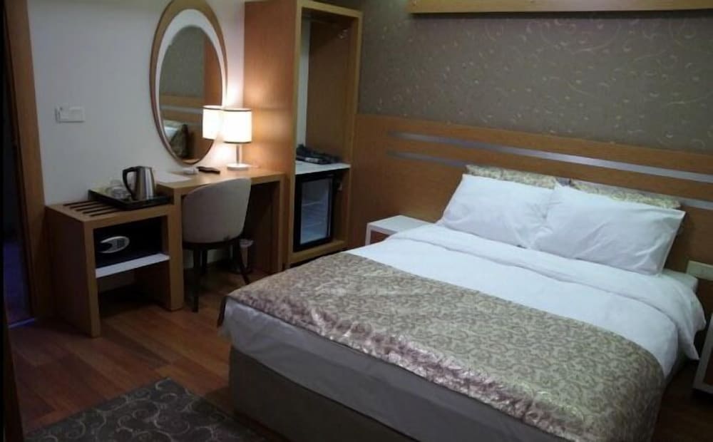 

Napoli - Kayseri - Gevher Hotel