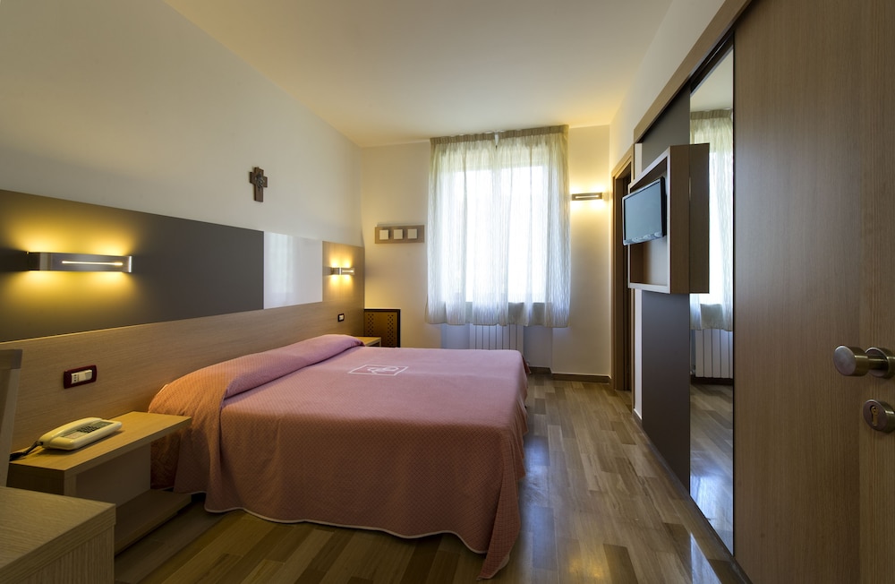 

Bari - Cascia - Hotel Delle Rose