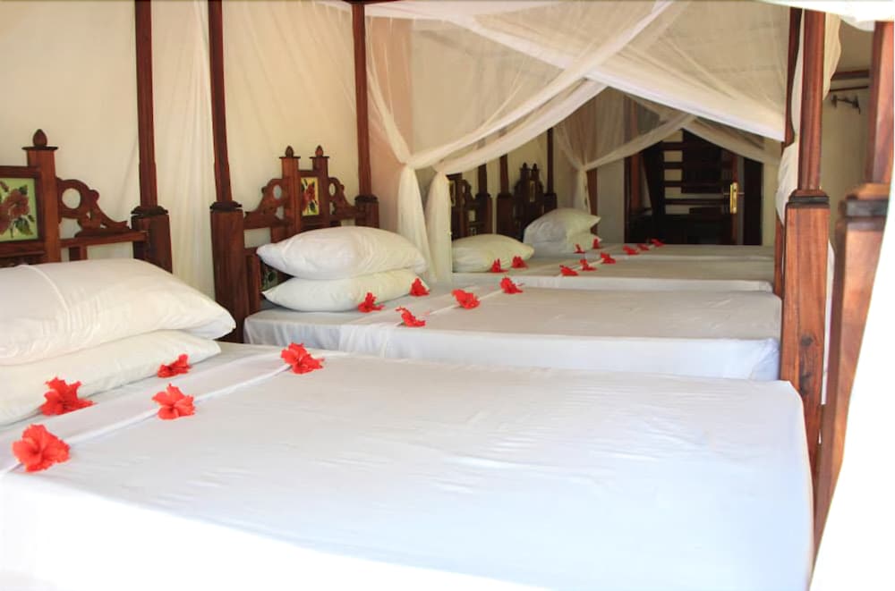 

Brindisi - Pwani Mchangani - Tamani Villas