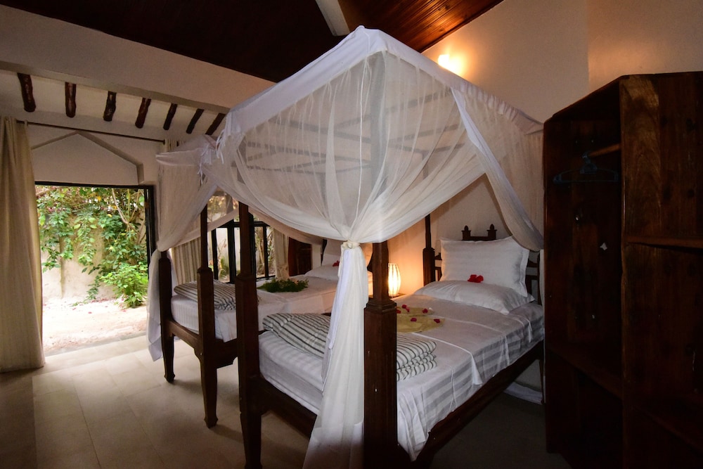 

Brindisi - Pwani Mchangani - Tamani Villas