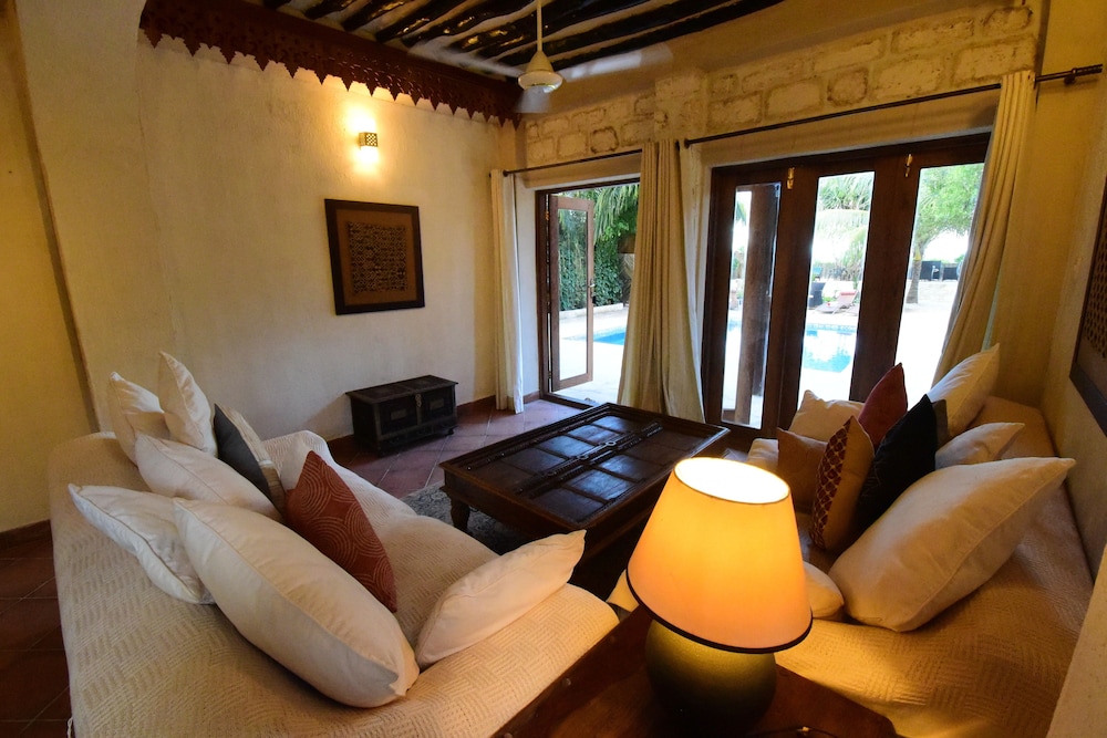 

Brindisi - Pwani Mchangani - Tamani Villas