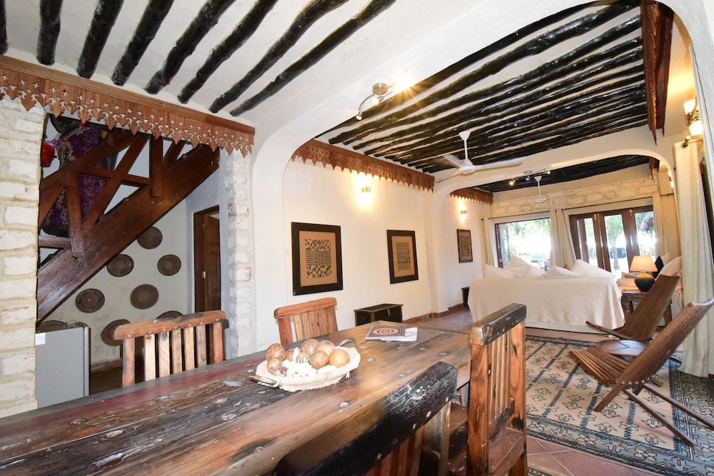 

Napoli - Pwani Mchangani - Tamani Villas