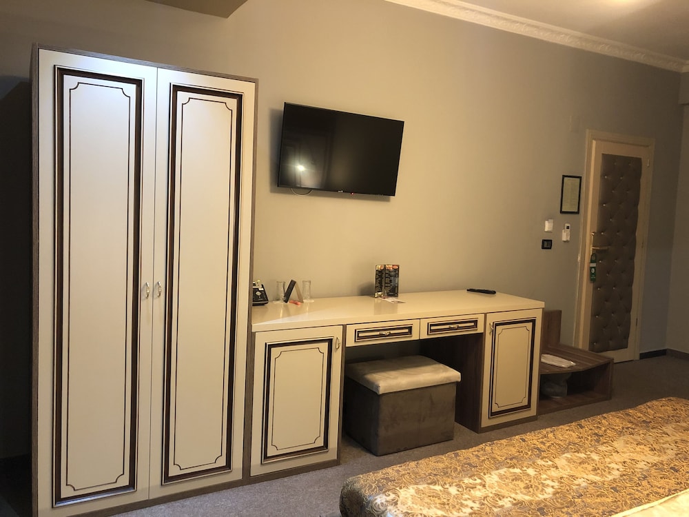 

Venezia - Tirana - Hotel Deluxe