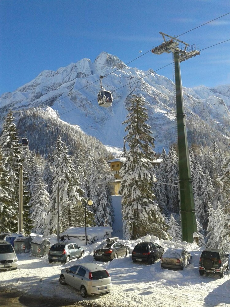 

Palermo - Passo del Tonale - Hotel La Roccia