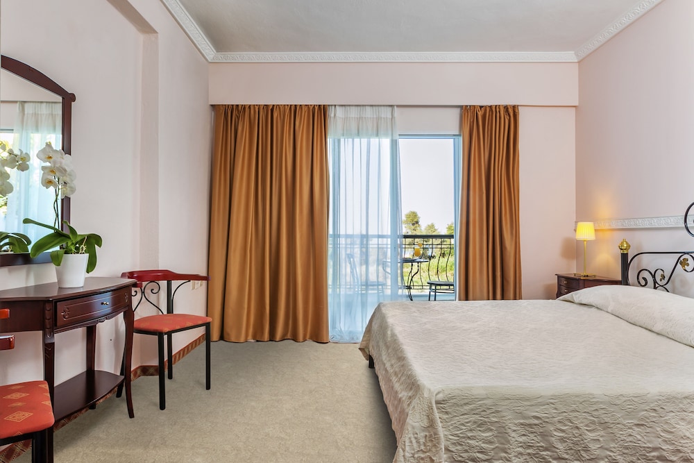 

Milano - Kassandra-Hanioti - Hotel Kriopigi