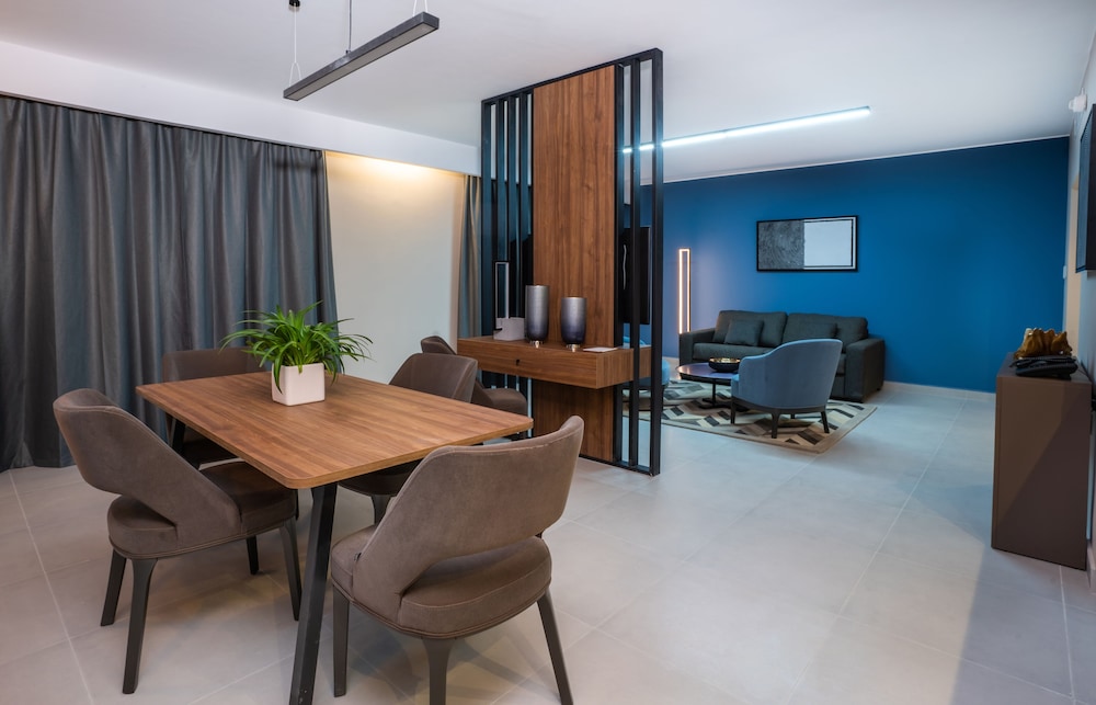 

Roma - Sharjah - Hotel Holiday International