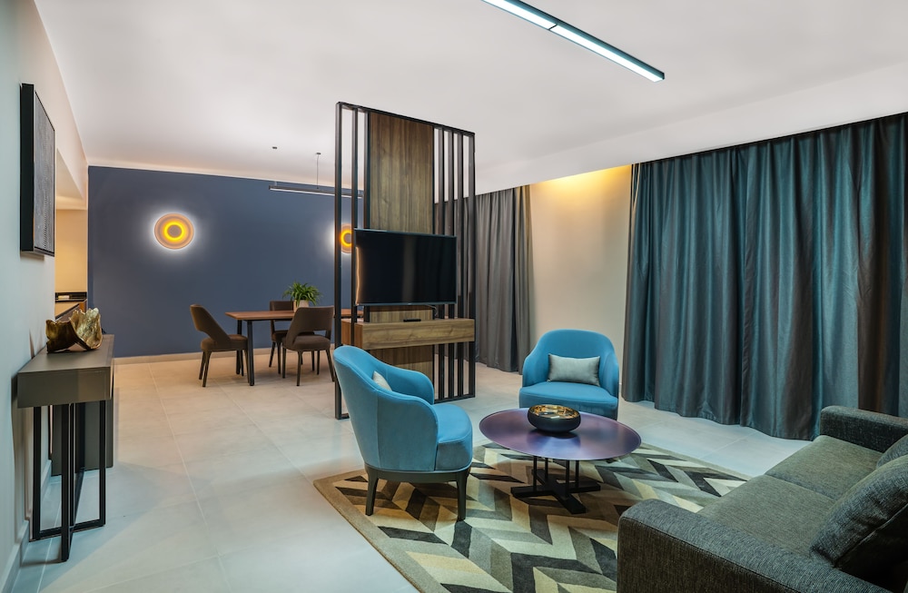 

Roma - Sharjah - Hotel Holiday International