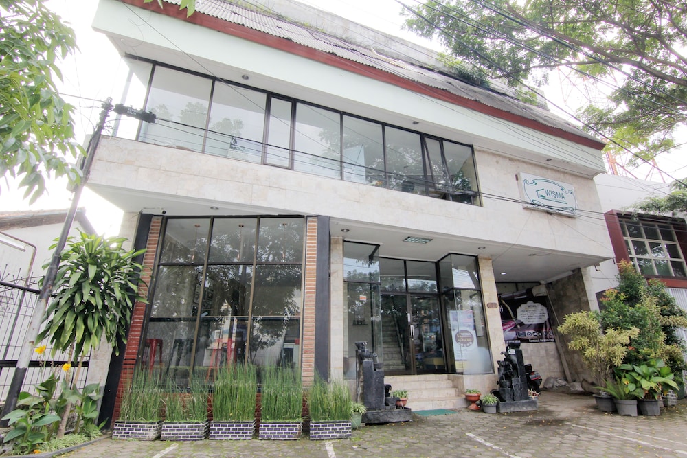 

Roma - Bandung - Wisma Asia Busindo Syariah