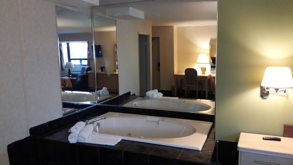

Milano - Cascate del Niagara - Super 8 By Wyndham Niagara Falls North