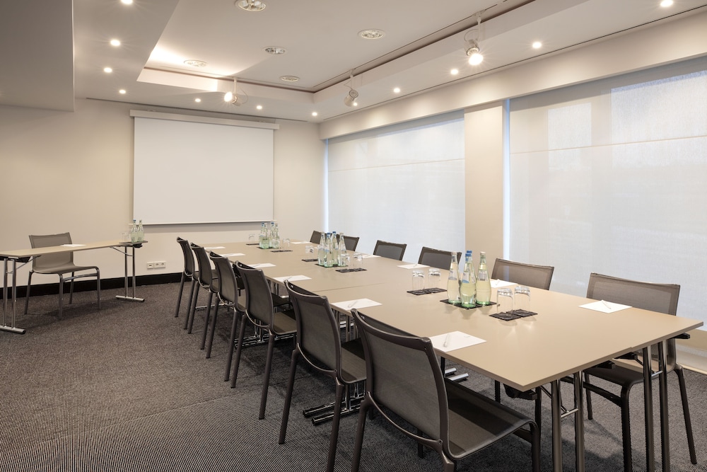 

Roma - Unterhaching - Holiday Inn Munich - Leuchtenbergring