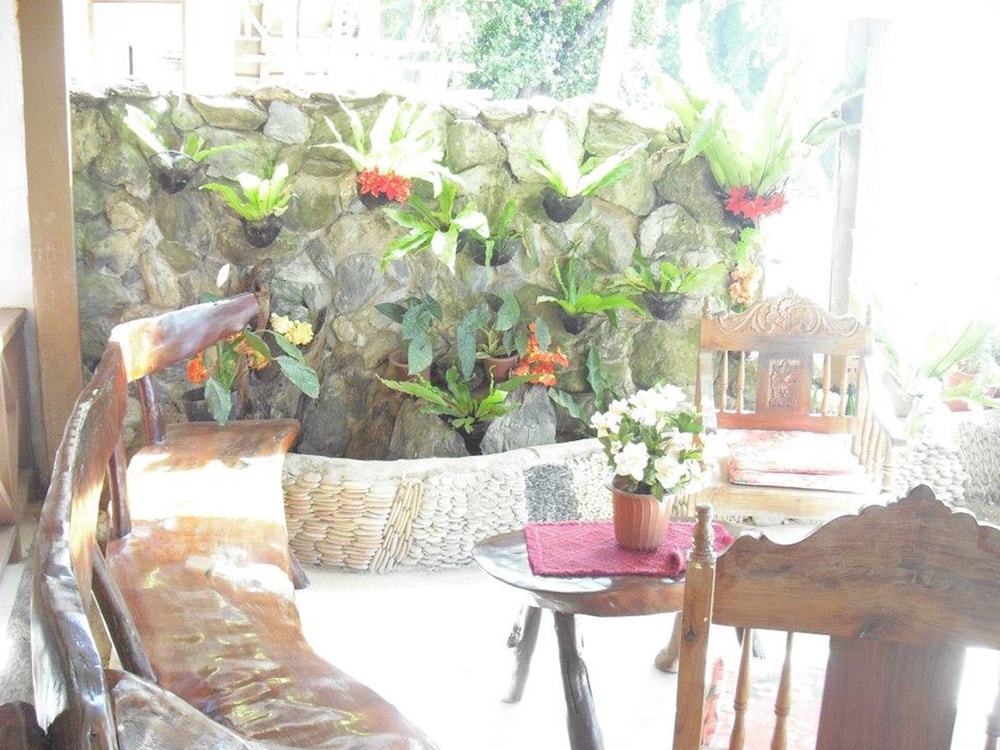 

Roma - El Nido - La Casa Teresa Beach Resort
