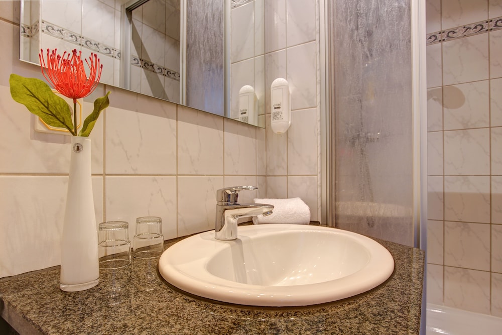 

Firenze - Amburgo - Hotel Elbinsel free parking