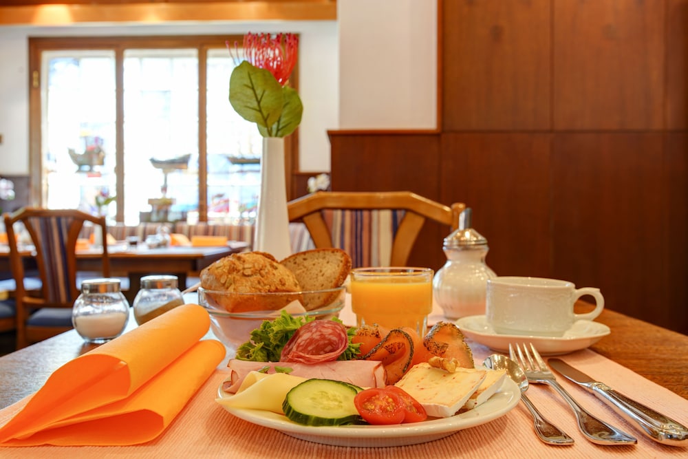 

Catania - Amburgo - Hotel Elbinsel free parking