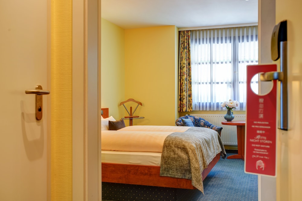 

Roma - Amburgo - Hotel Elbinsel free parking