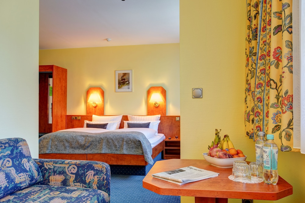 

Milano - Amburgo - Hotel Elbinsel free parking
