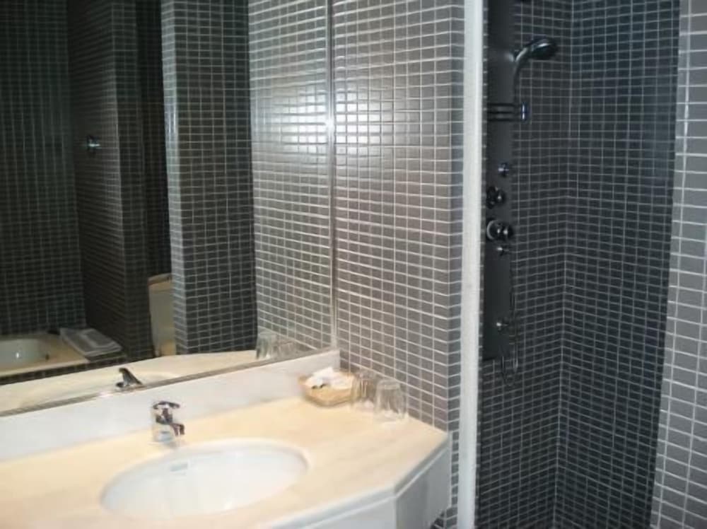 

Bologna - Néa Mákri - Cabo Verde Hotel
