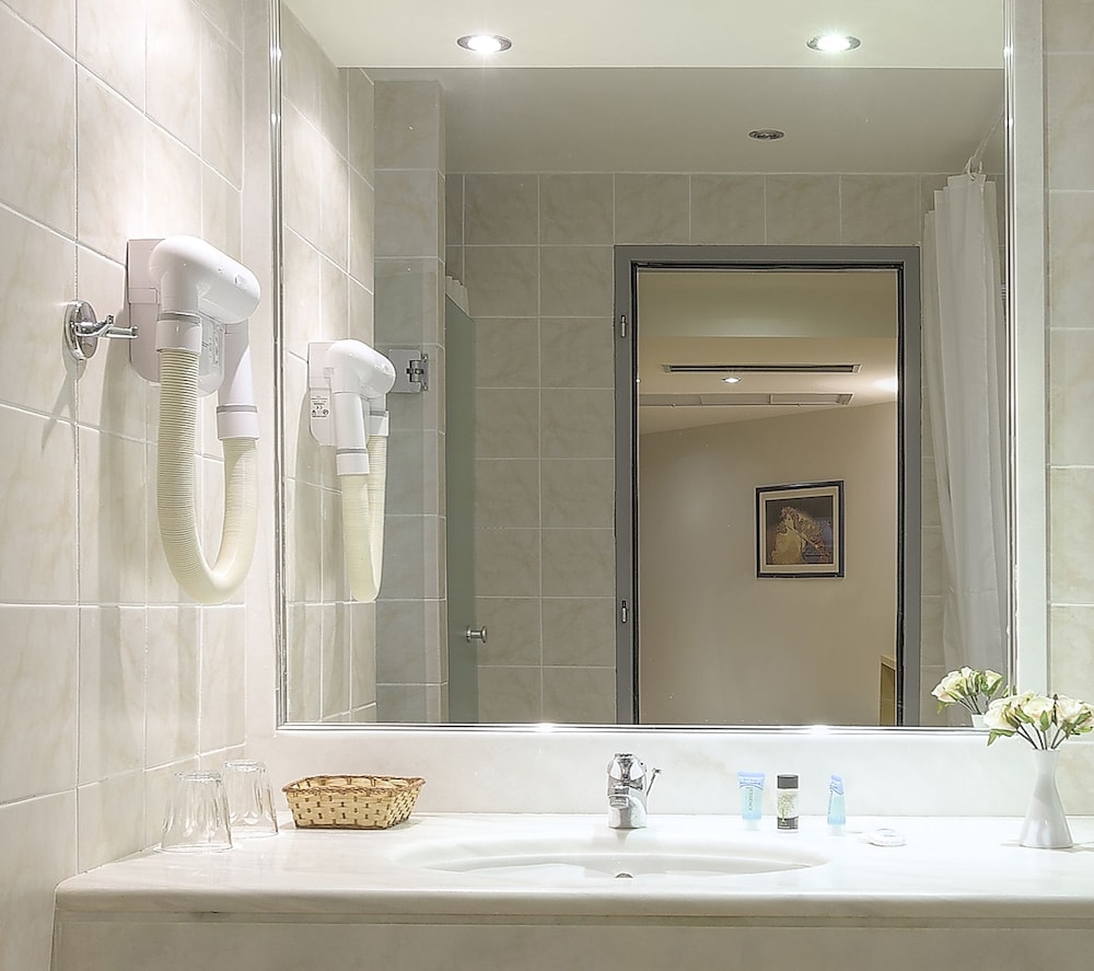 

Milano - Néa Mákri - Cabo Verde Hotel