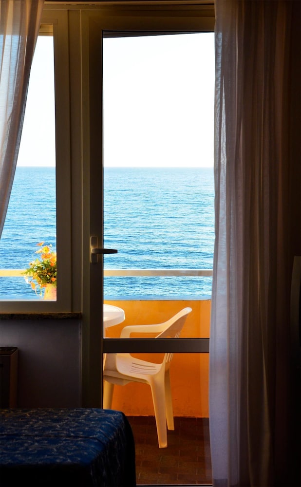 

Cagliari - Nettuno - Grand Hotel Dei Cesari