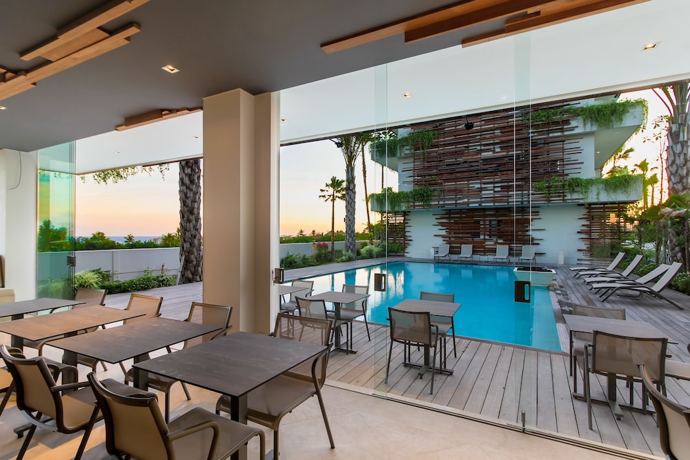 

Roma - Canggu - The Double View Mansions Bali