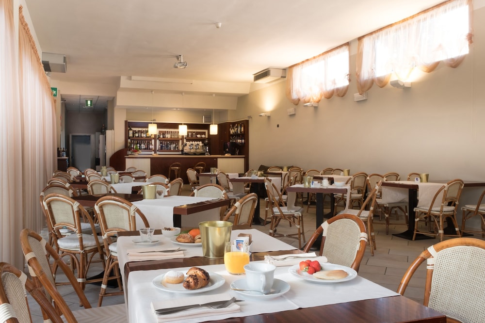 

Roma - Versilia e Costa Toscana, Mare Italia - Hotel Spinelli