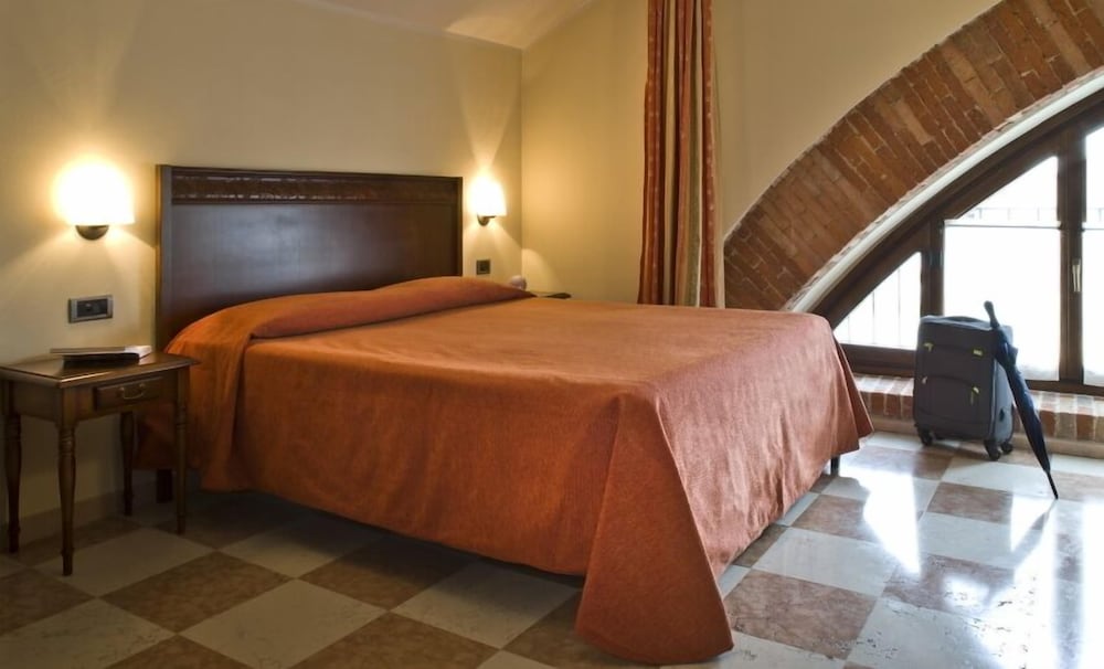 

Roma - Bra, Cuneo - Albergo La Corte Albertina