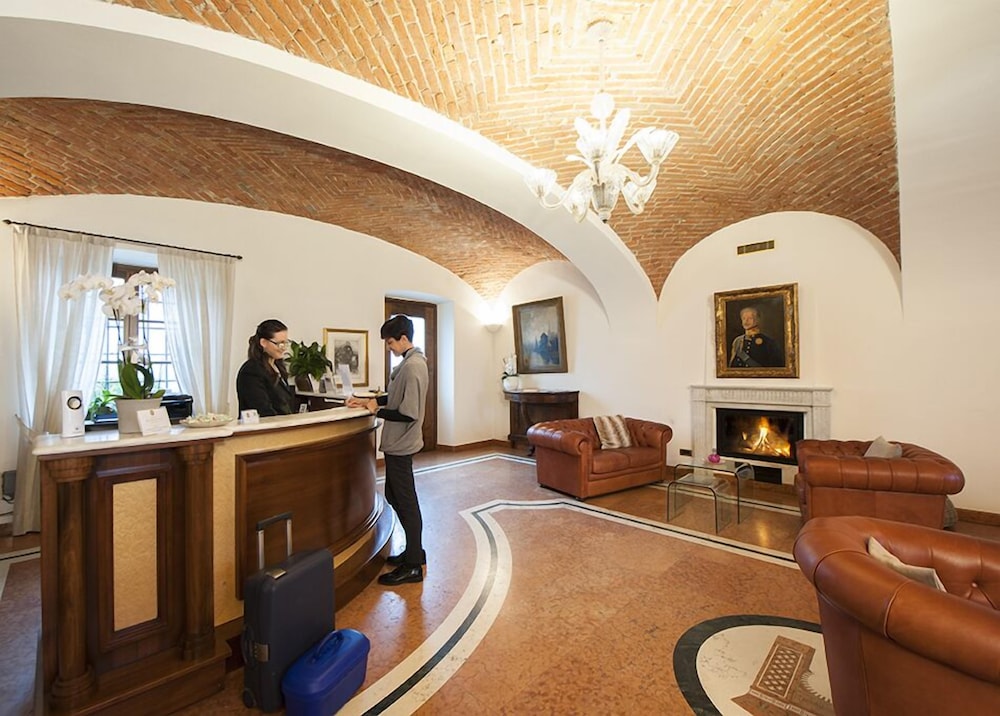 

Roma - Monferrato e Langhe, Piemonte - Albergo La Corte Albertina