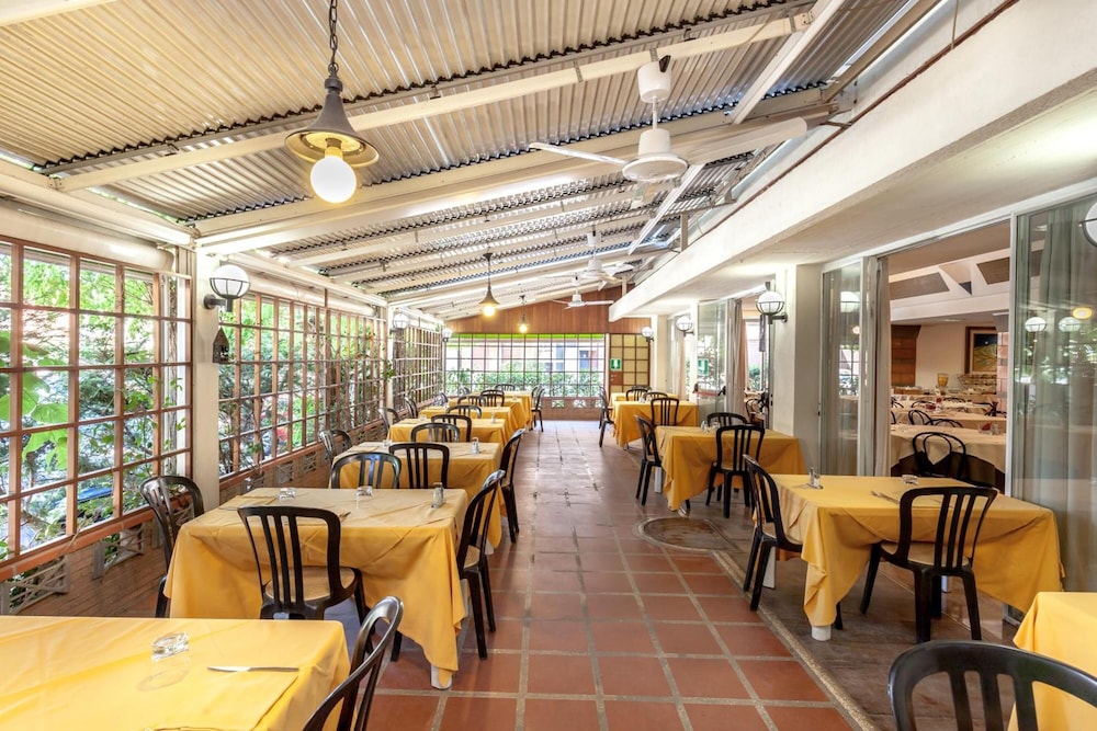 

Napoli - Perugia - Hotel Tevere