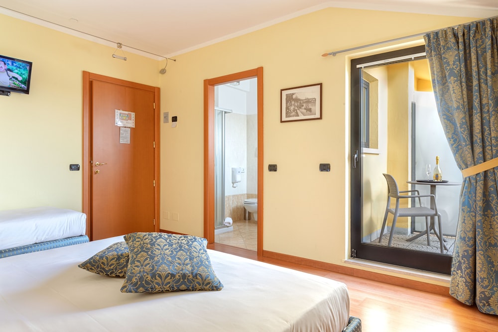 

Brindisi - Verona - Hotel Postumia