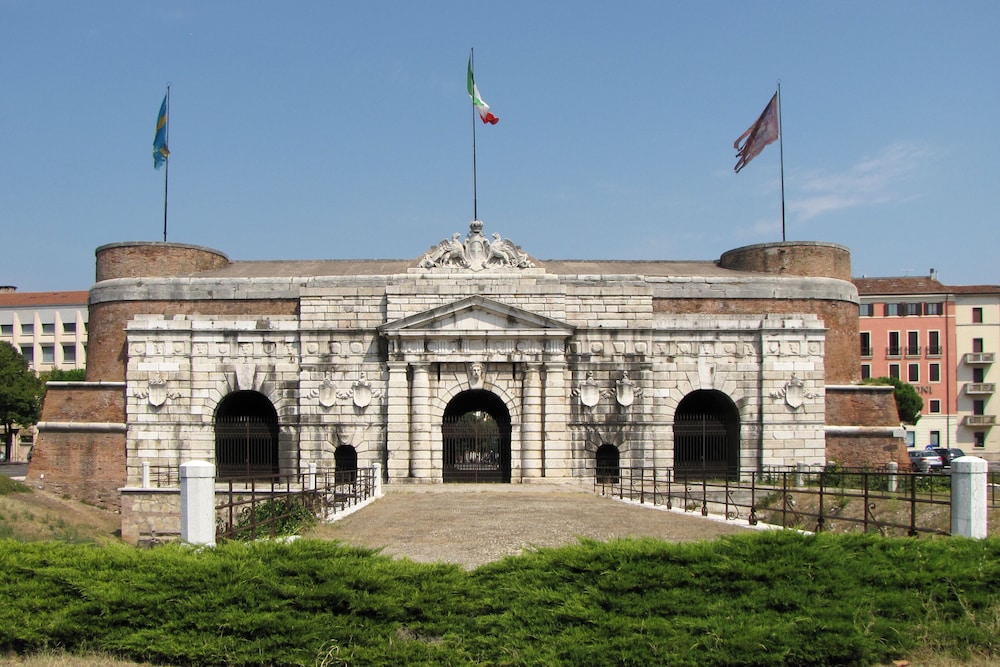 

Palermo - Verona - Hotel Postumia