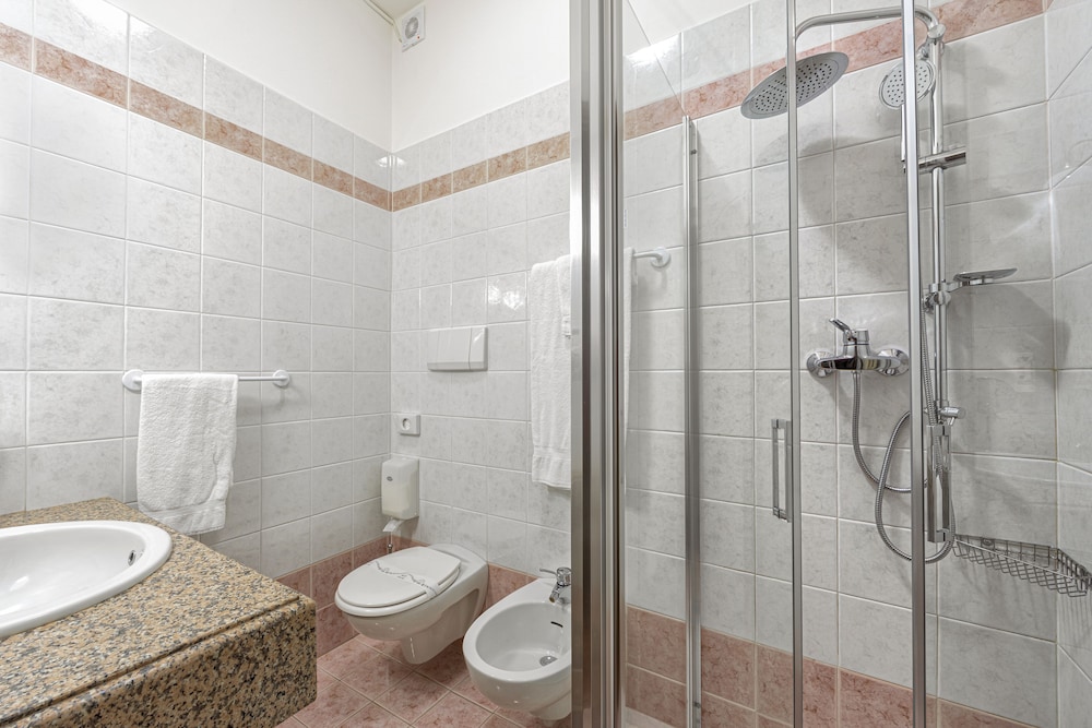 

Palermo - Verona - Hotel Postumia