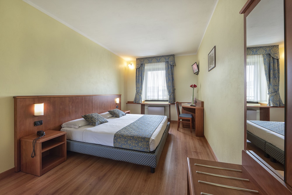 

Bari - Verona - Hotel Postumia