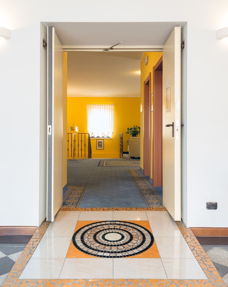 

Cagliari - Verona - Hotel Postumia