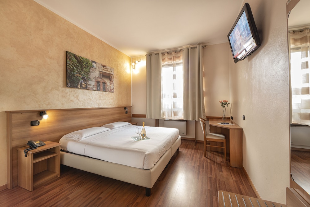 

Catania - Verona - Hotel Postumia