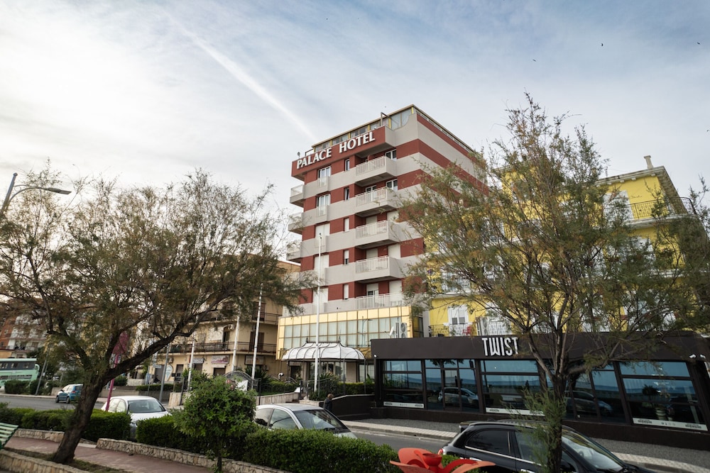 

Milano - Catanzaro Lido - Hotel Palace