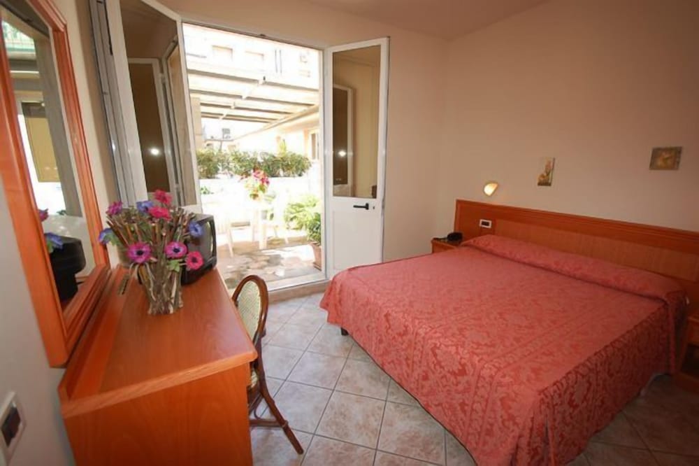 

Cagliari - Versilia e Costa Toscana, Mare Italia - Hotel Bella Riviera Lungomare