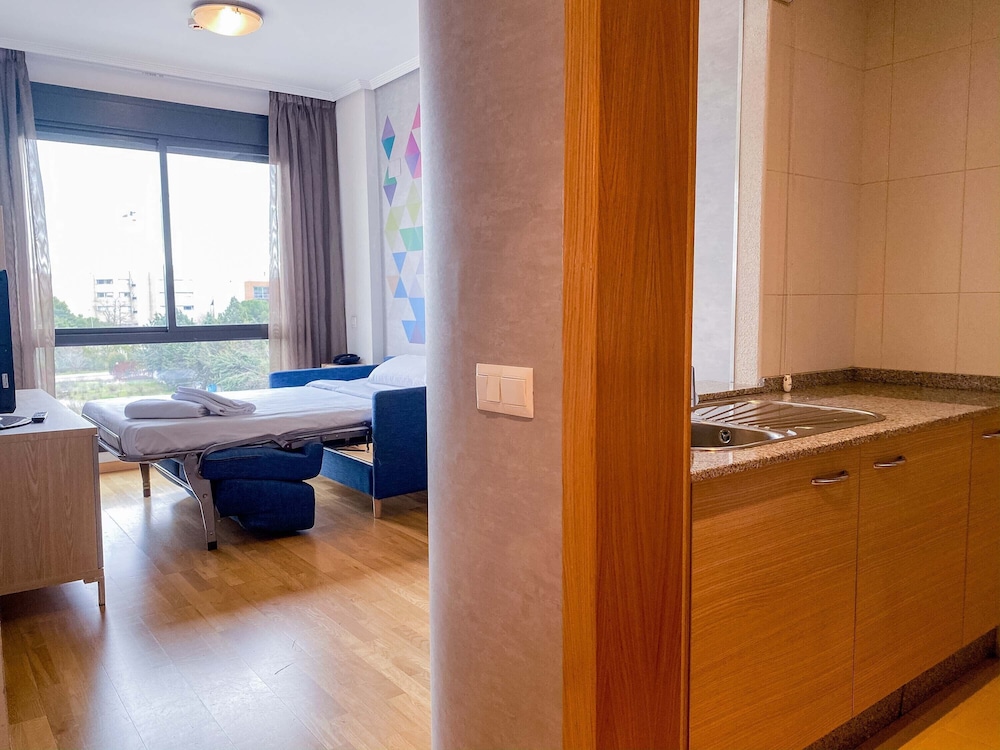

Napoli - Madrid - Compostela Suites Apartments
