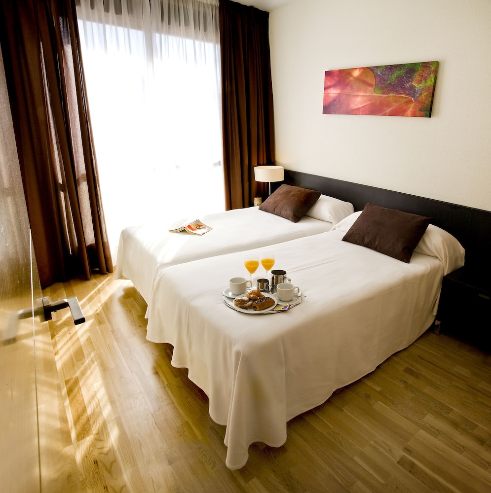 

Venezia - Aeroporto di Madrid - Compostela Suites Apartments