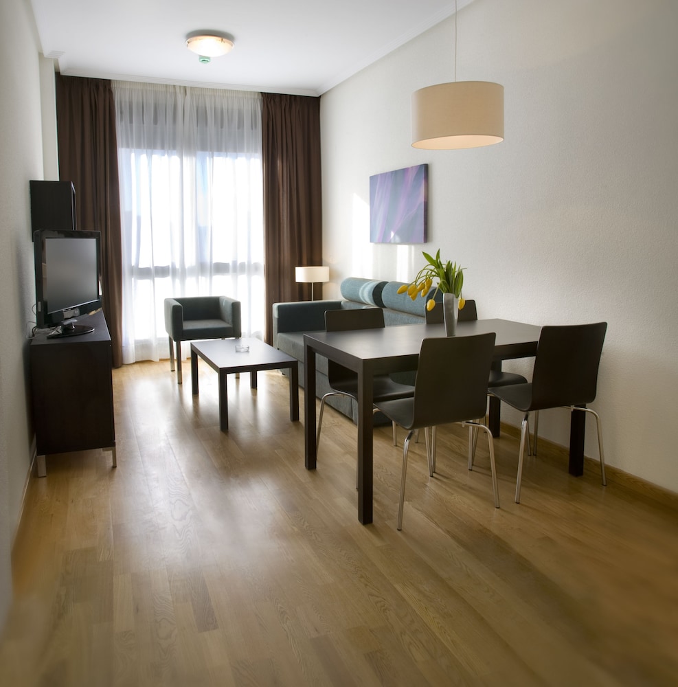 

Lamezia Terme - Aeroporto di Madrid - Compostela Suites Apartments