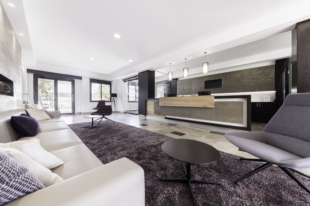 

Reggio Calabria - Aeroporto di Madrid - Compostela Suites Apartments
