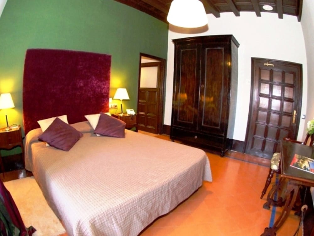 

Milano - Torroella de Montgrí - RVHotels Palau Lo Mirador