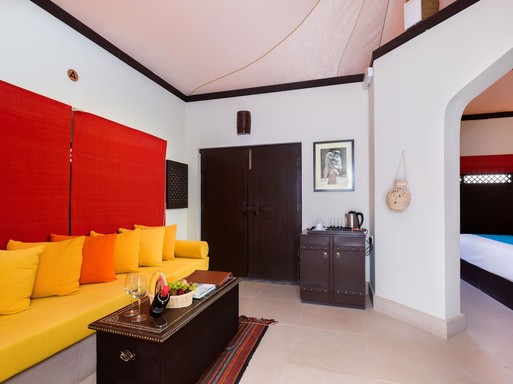 

Catania - Shāhiq - Desert Nights Resort