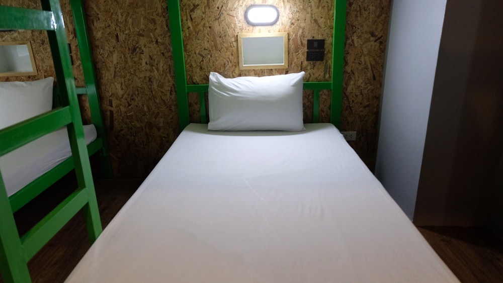 

Milano - Surin Beach - Frutta Hostel