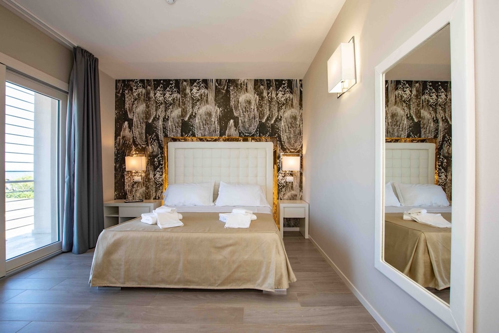 Castagneto Carducci - Hotel Boutique Carolina