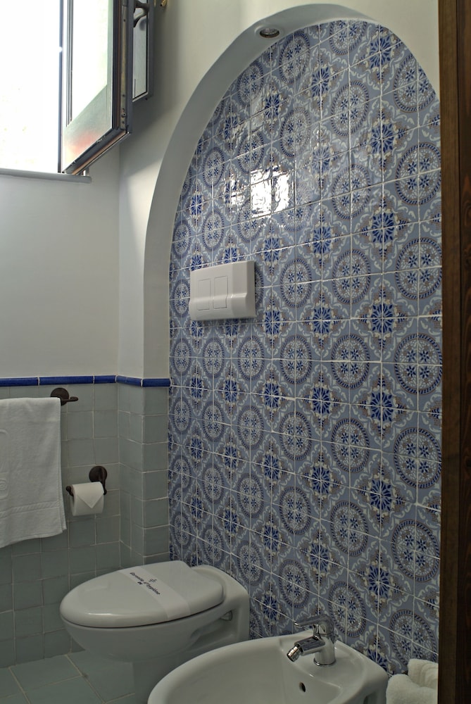 

Venezia - Panarea, Isole Eolie - Quartara Boutique Hotel